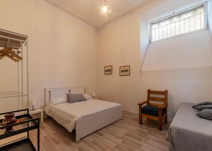 Guesthost - Piazza Nievo A Trastevere Cozy Apartment Rom