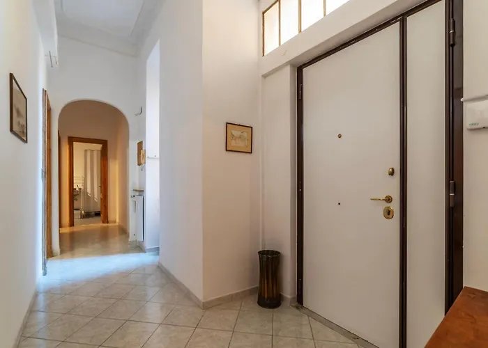 Guesthost - Piazza Nievo A Trastevere Cozy Apartment *